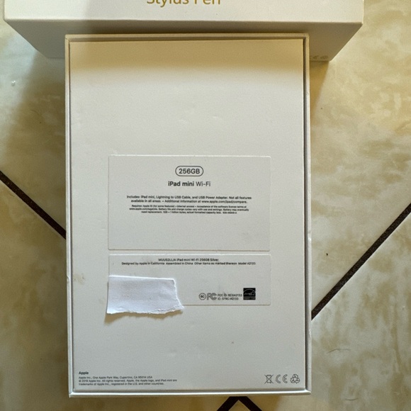 Apple iPad Mini (Wi-Fi, 256GB) - Silver New Condition - Picture 6 of 15